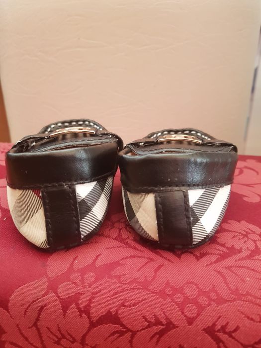 Sapatos burberrys