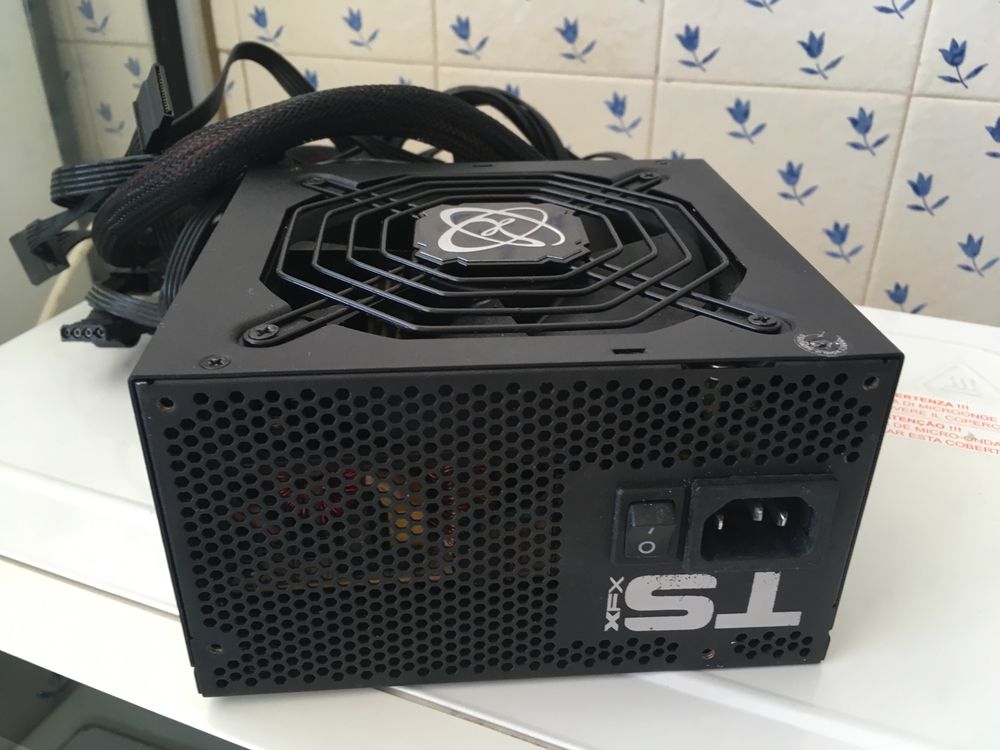 Fonte  XFX TS 550W para pc gaming