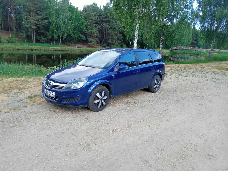 OPEL ASTRA 1,7. Kombi 2010r.