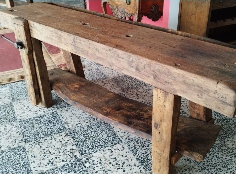 Bancos de carpinteiro antigos