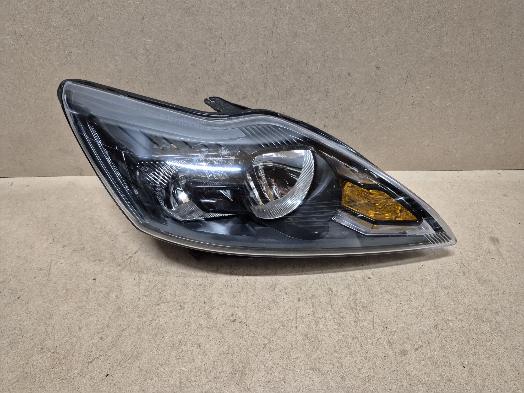 Lampa reflektor ford Focus mk2 lift prawy europa