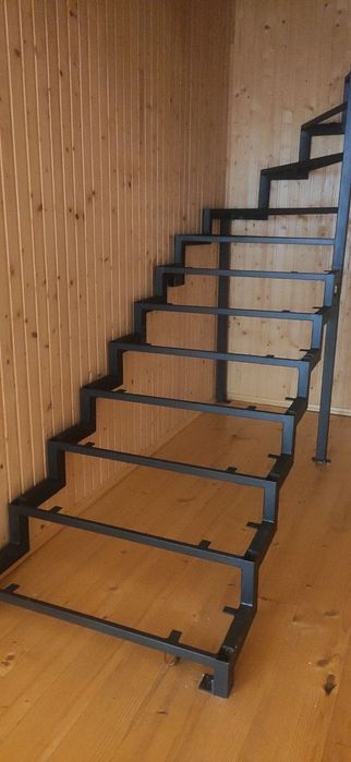 Сходи металевий каркас
