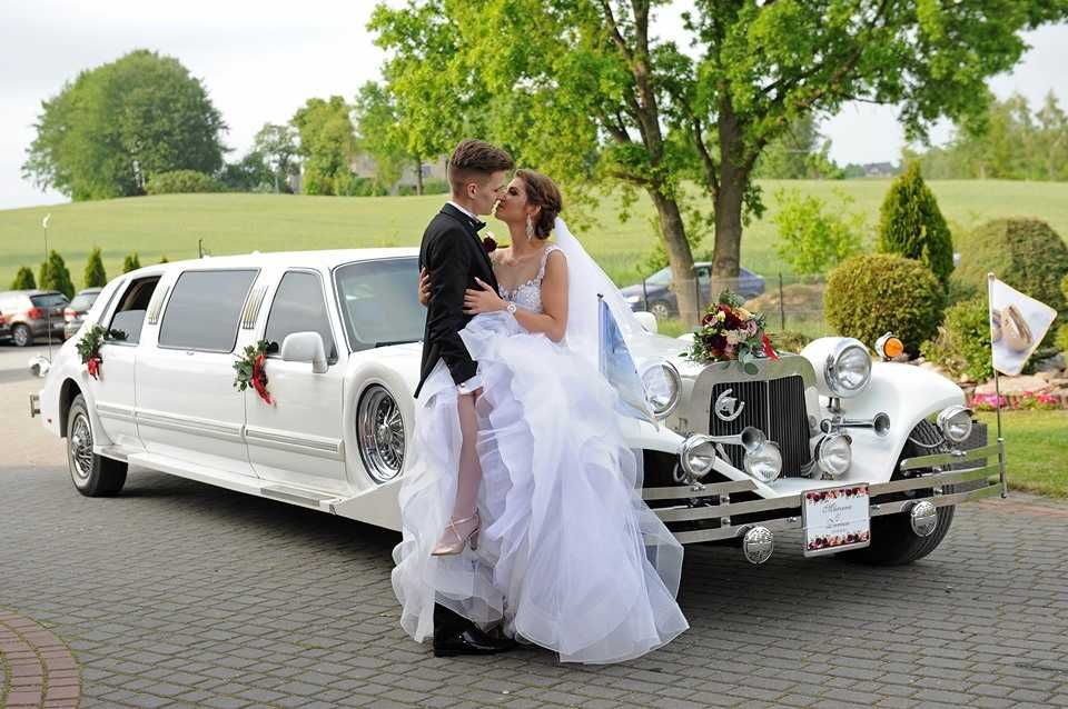 Auto samochód do ślubu limuzyna retro ford mustang cabrio mercedes