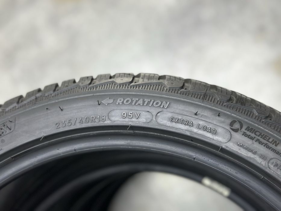 Зимові шини Michelin Pilot Alpin5 235/40 R18 95V XL MO1