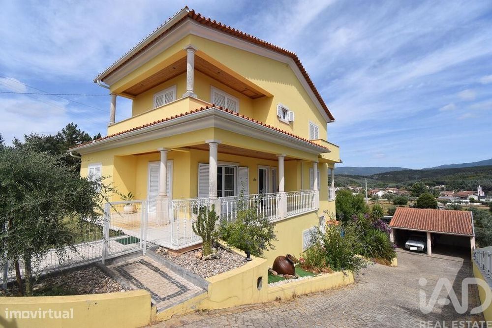 Casa tradicional T5 em Foz de Arouce e Casal de Ermio de 431,00 m2