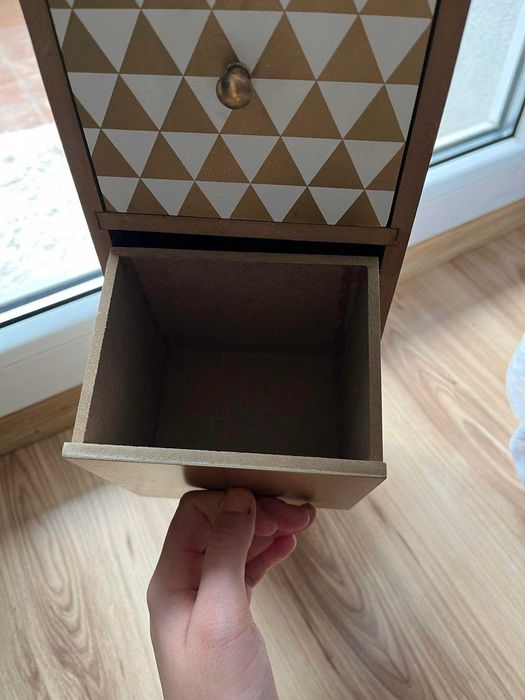 Komódka stojąca mini komódka na drobiazgi dekoracja drewniana złota