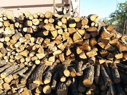 В наявності дрова породи Ясень Дуб Акація