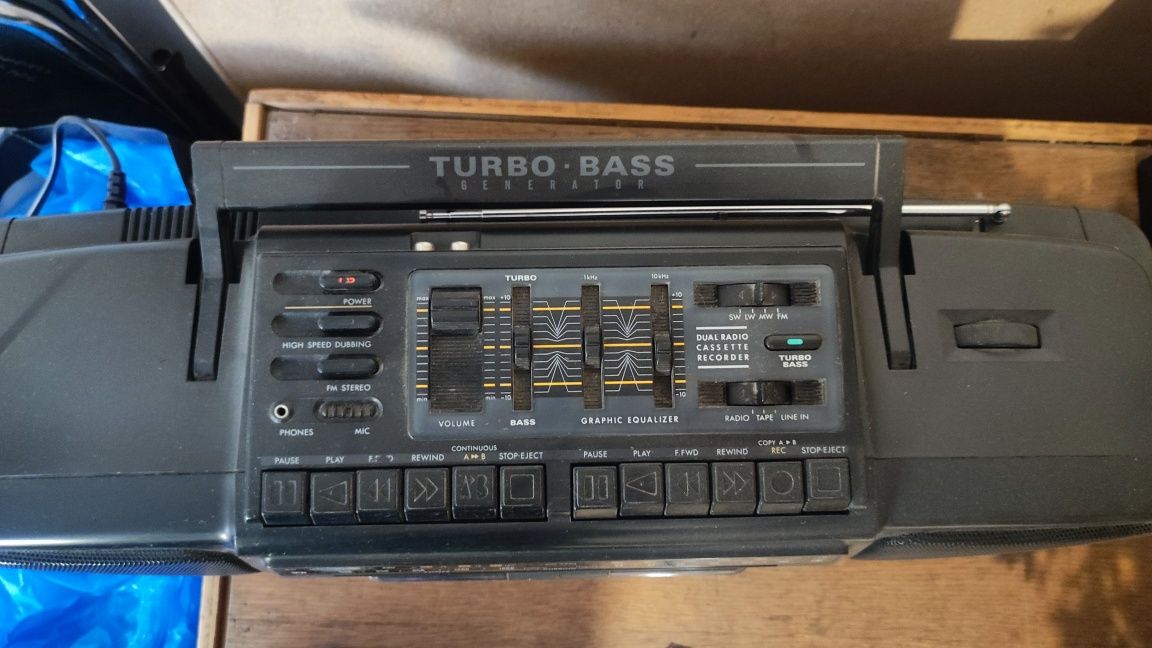 Philips Turbo Bass radiomagnetofon