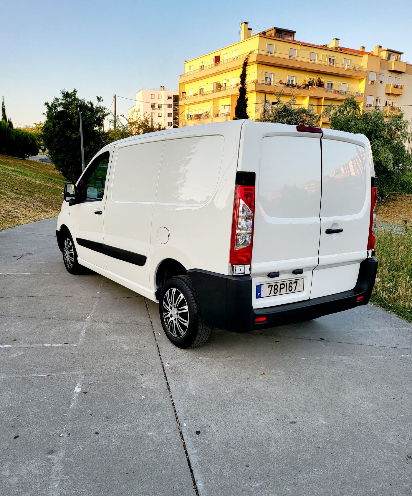 Toyota proace 2.0 D 130 cavalos ano 2015 posso aceitar trocas