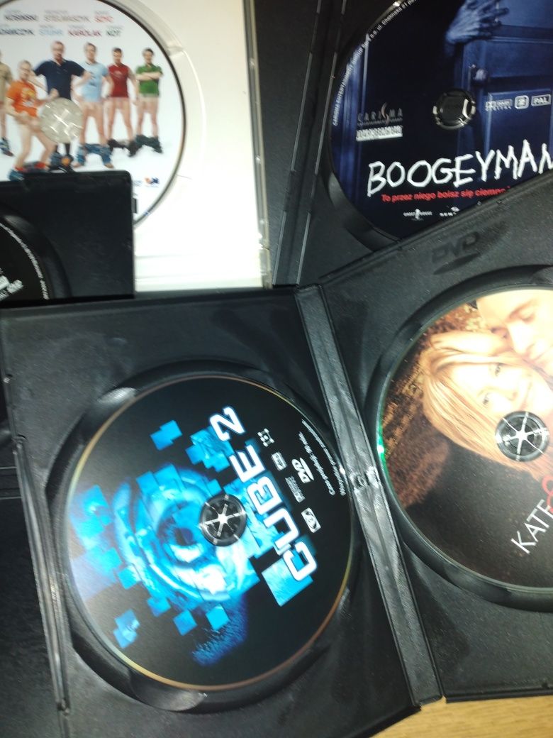 Odtwarzacz DVD, CD, VCD, MP3 + 100 filmów.