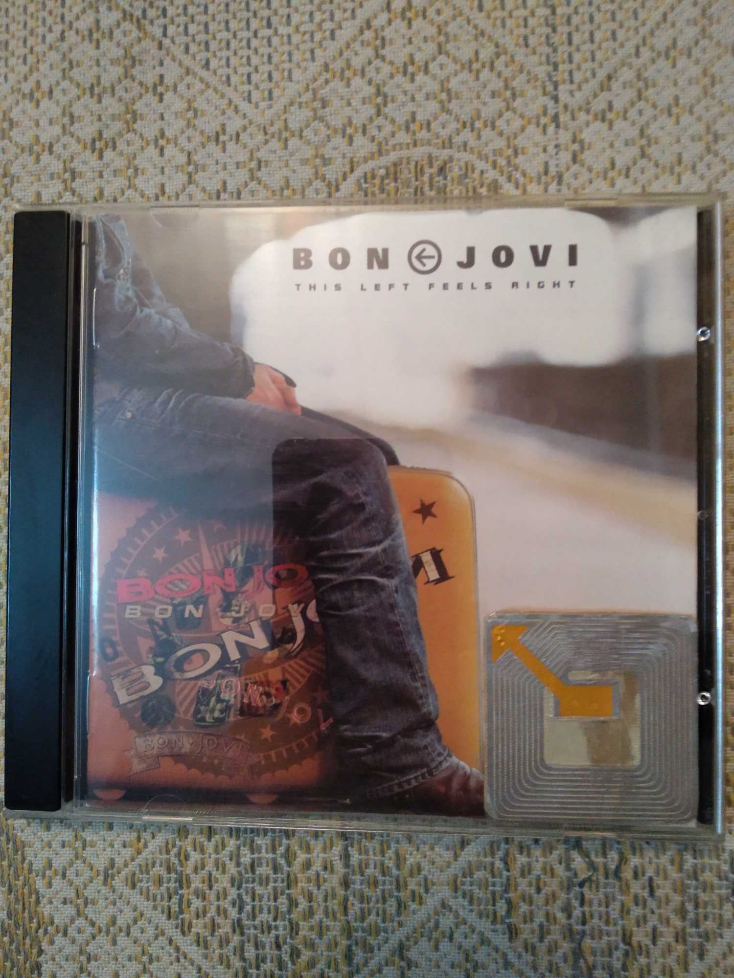 Продам диск cd Bon Jovi "This left feels right" 2003