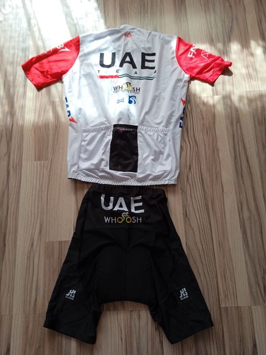 Strój kolarski timu U A E.