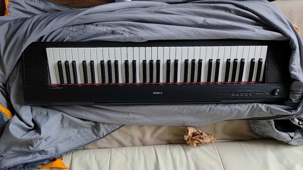 Pianino Yamaha Piaggero NP-12B