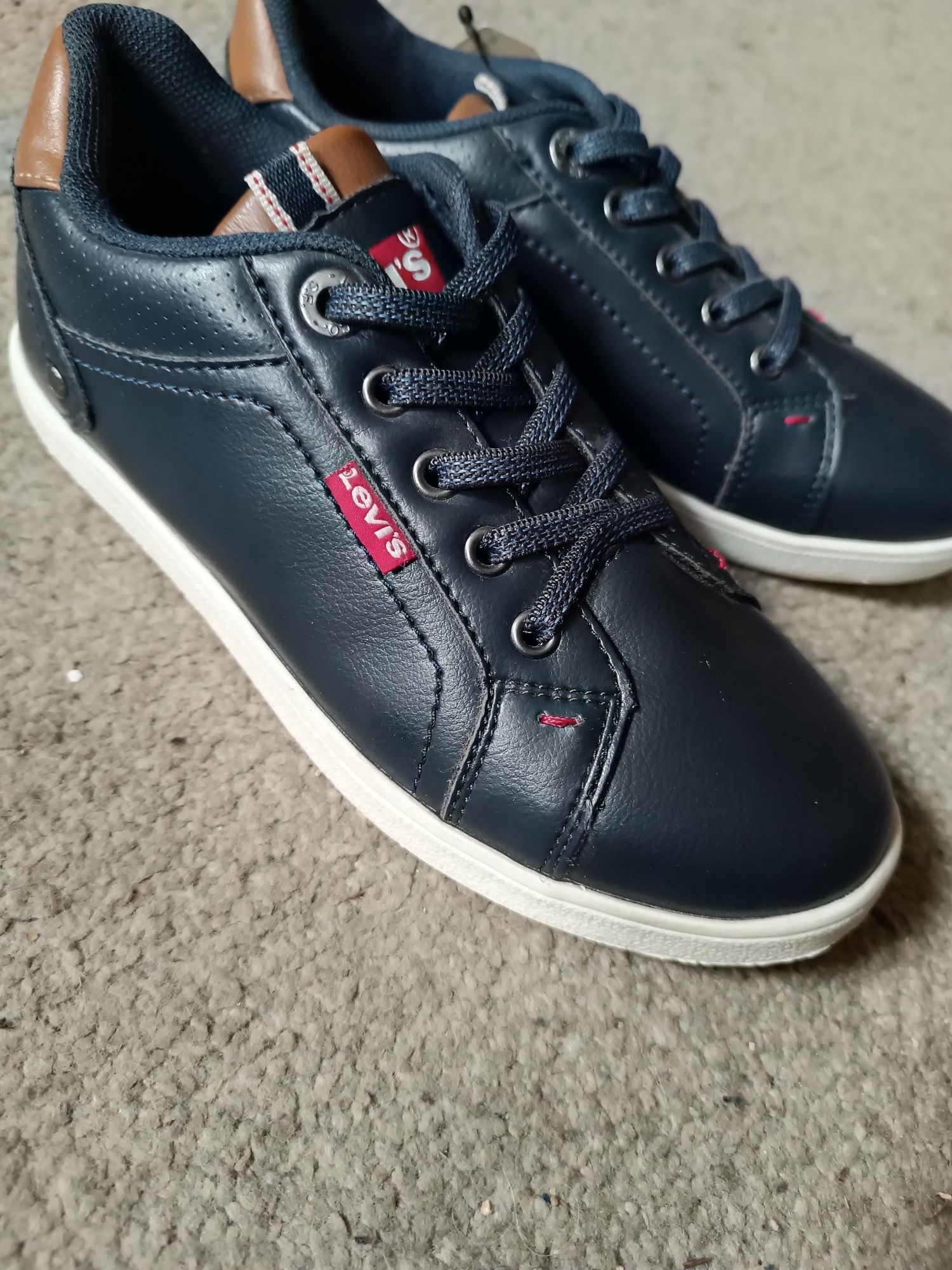 Buty sportowe Levi's 32 nowe