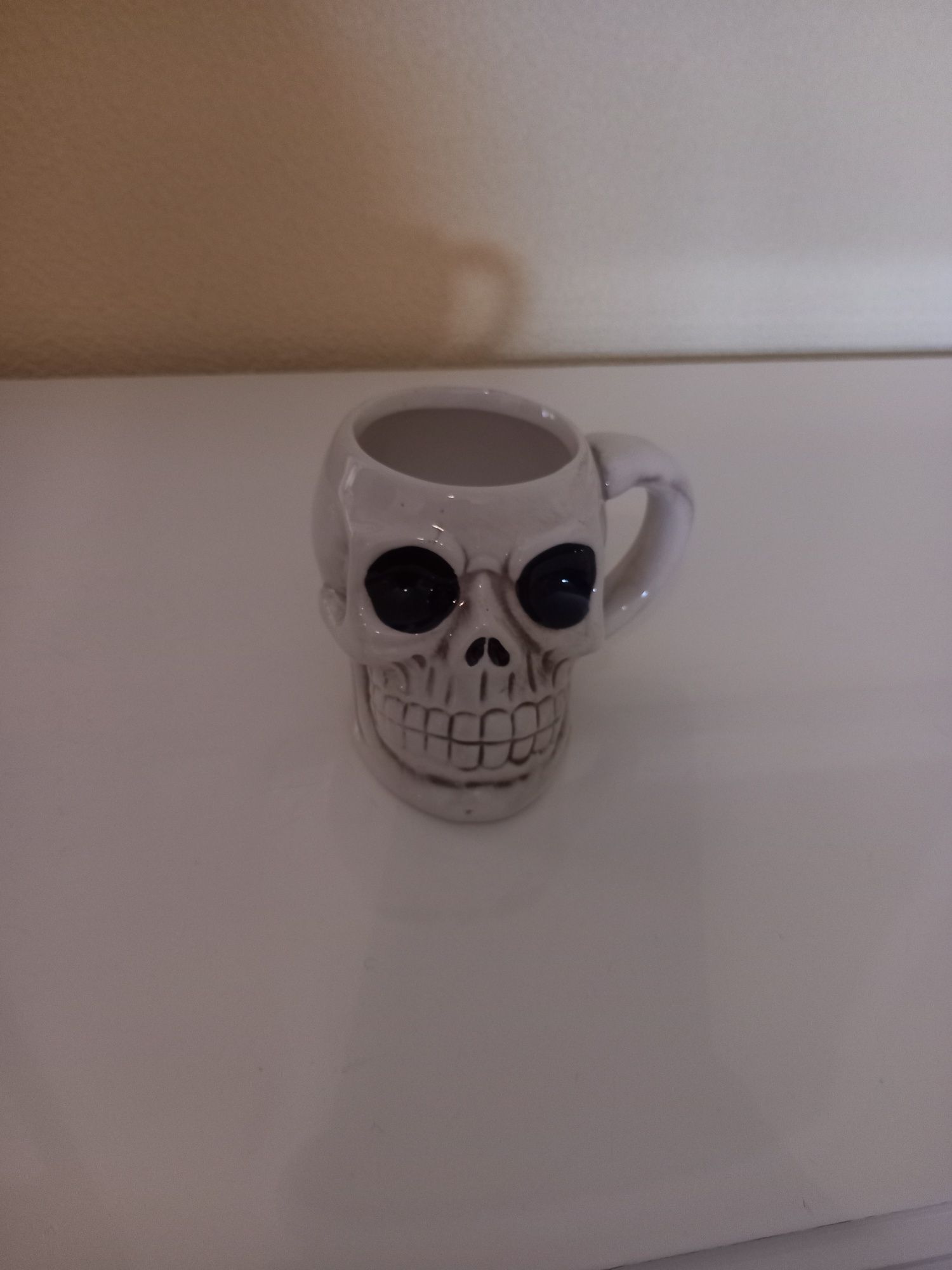 Vando caneca caveira