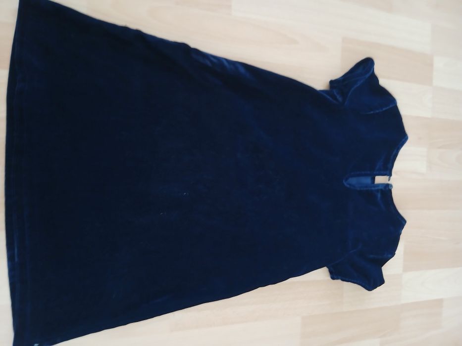 Sukienką George r.122-128