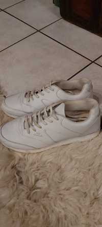 Białe sneakersy Bonprix rozmiar 38