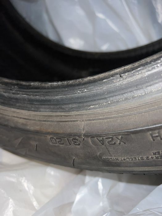 Продам шини  Bridgestone 255 40 20 зима