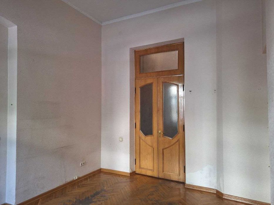 Інститутська, б.13/4, 44 кв м.Світло ЗАВЖДИ! Царський будинок 15000грн