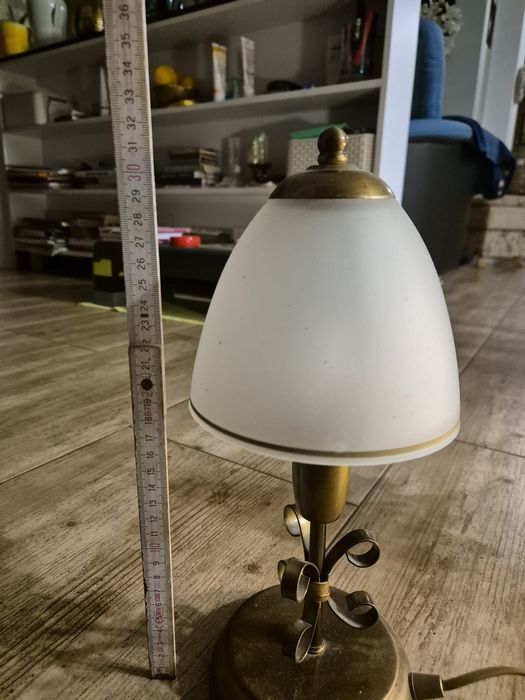 Mosiężna mała lampka stołowa