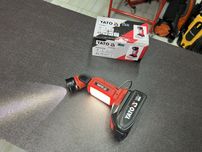 Аккумуляторный фонарь Ліхтар 2в1 250 Лм YATO / WORCRAFT
