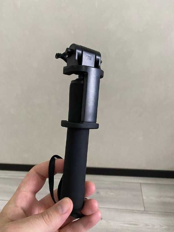 Селфи палка Xiaomi Selfie Stick Black 72cm with Mini-jack 3.5, монопод