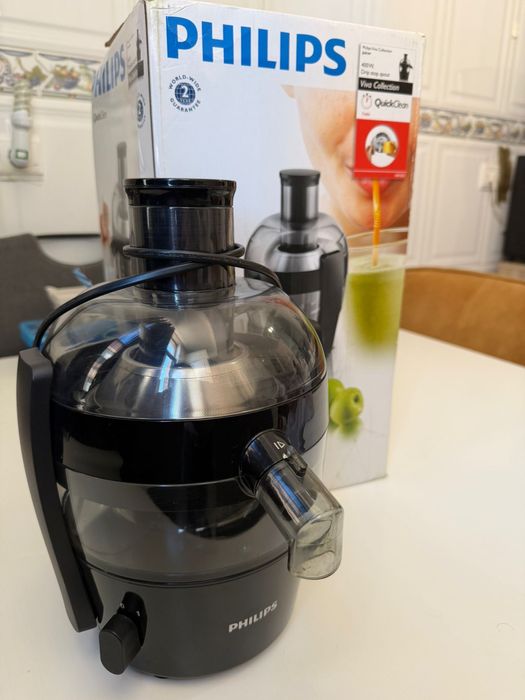 Maquina de fazer suco, usada poucas vezes e a funcionar perfeitamente