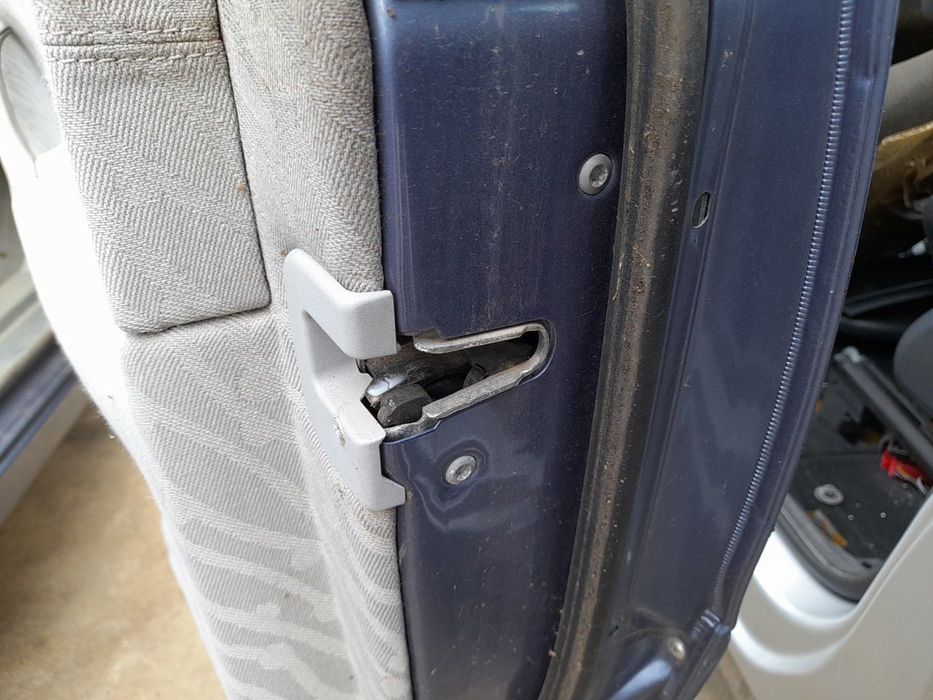 Fechadura / fecho porta frente direito MERCEDES-BENZ CLK (C208)