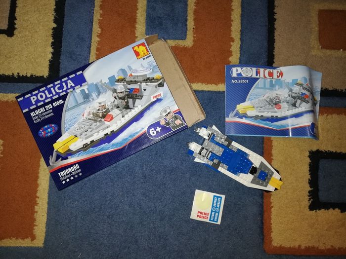 Klocki LEGO. Motorówka, policja