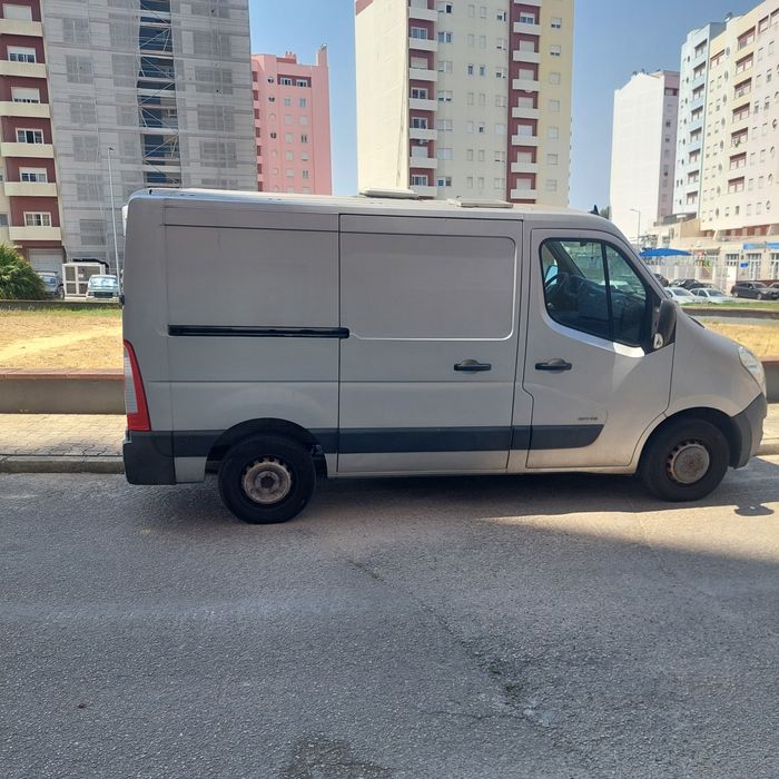 Opel Movano cinza