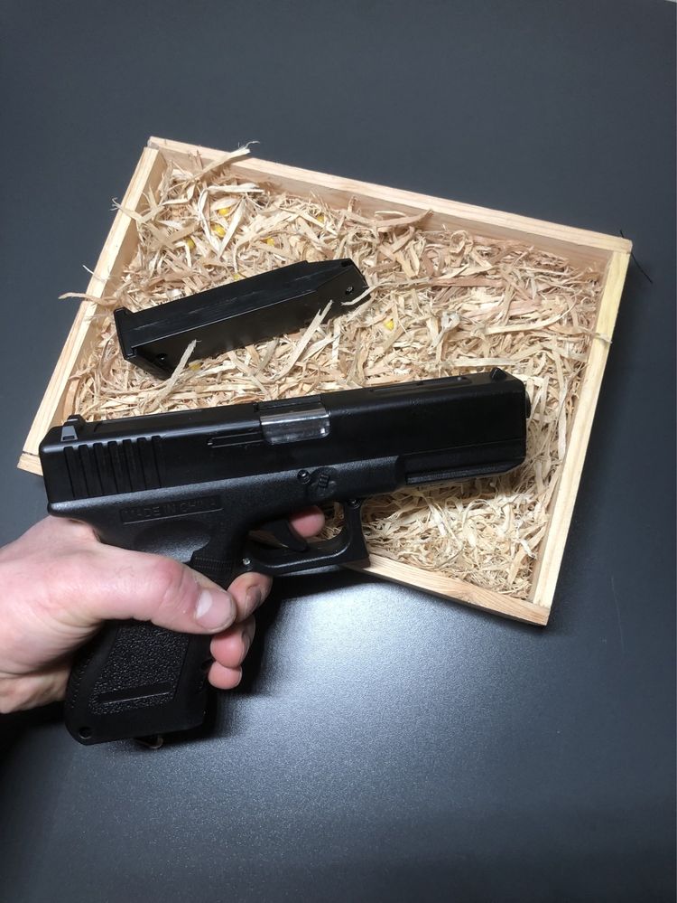 Пистолет Glock 17 +1000 пуль/ Игрушка