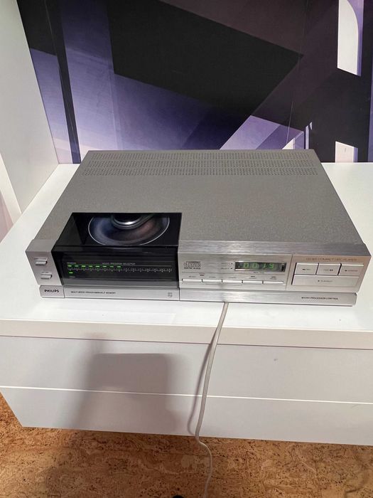 CD плеер Philips CD 303