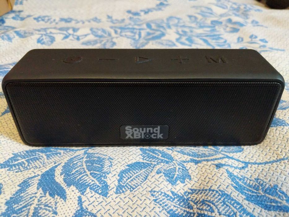 Колонка портативна 2E SoundXBlock Black. Чудовий стан.