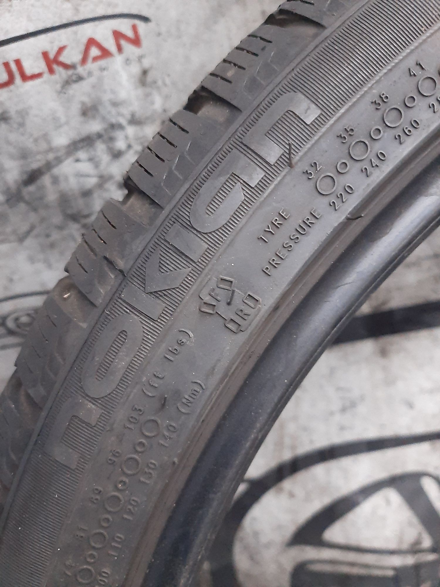 245/35r20 95W Nokian WR A4