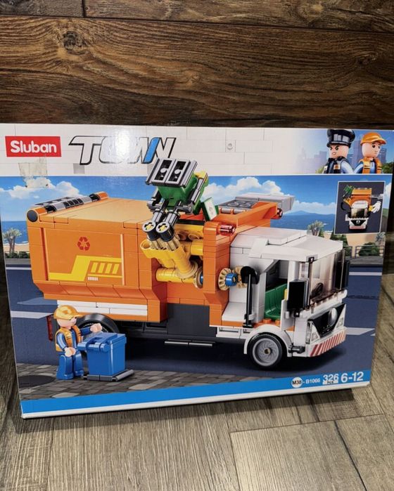 Конструктор Мусоровоз на 326 дет Подвижные детали