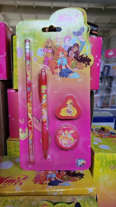 Zestaw przyborów szkolnych Winx
