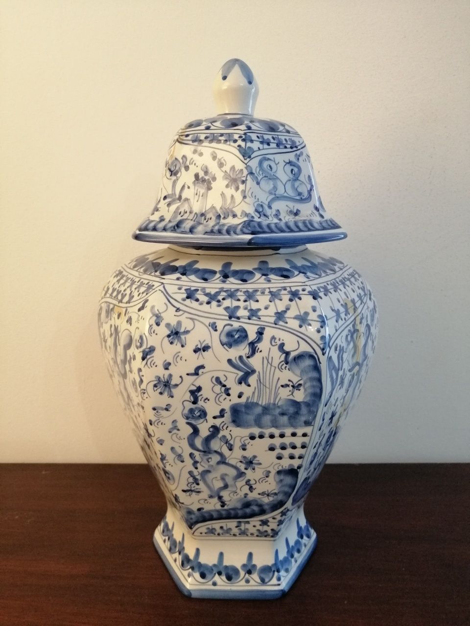 Conjunto de Loiça pintado a mão.