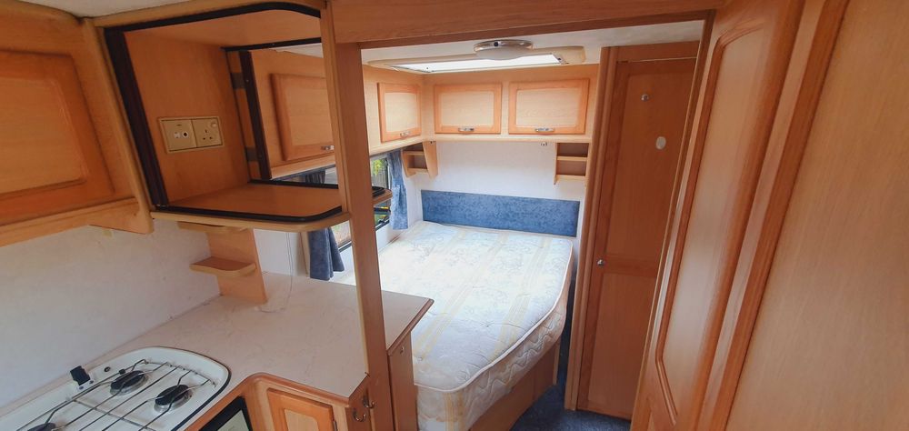 Ladna Przyczepa kempingowa 4 osobowa z sypialnia Elddis Riviera