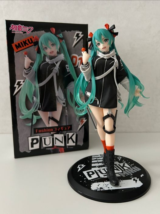 Hatsune Miku - Wonderland Figure Fashion Punk Version