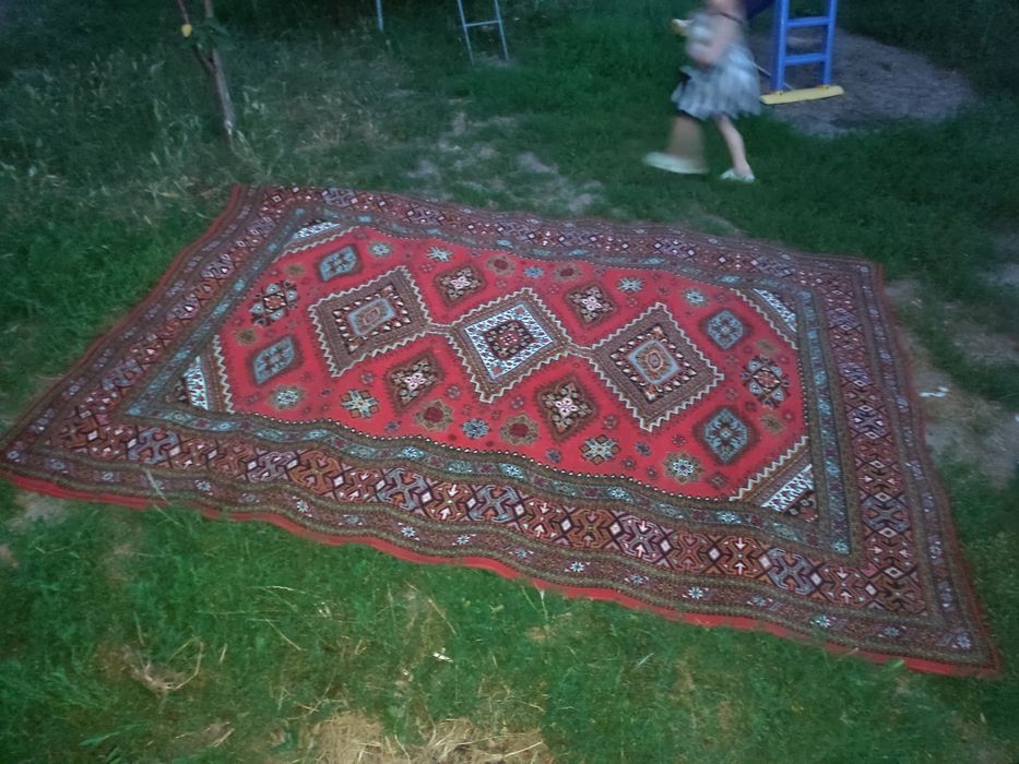 Килим в хорошому стані просто не потрібний