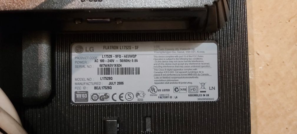 LG Flatron L1752S  LCD
