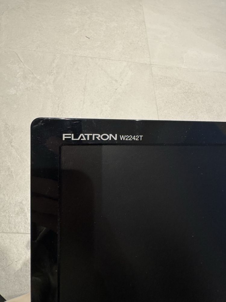 Monitor - 22” - LG W2242T-PF