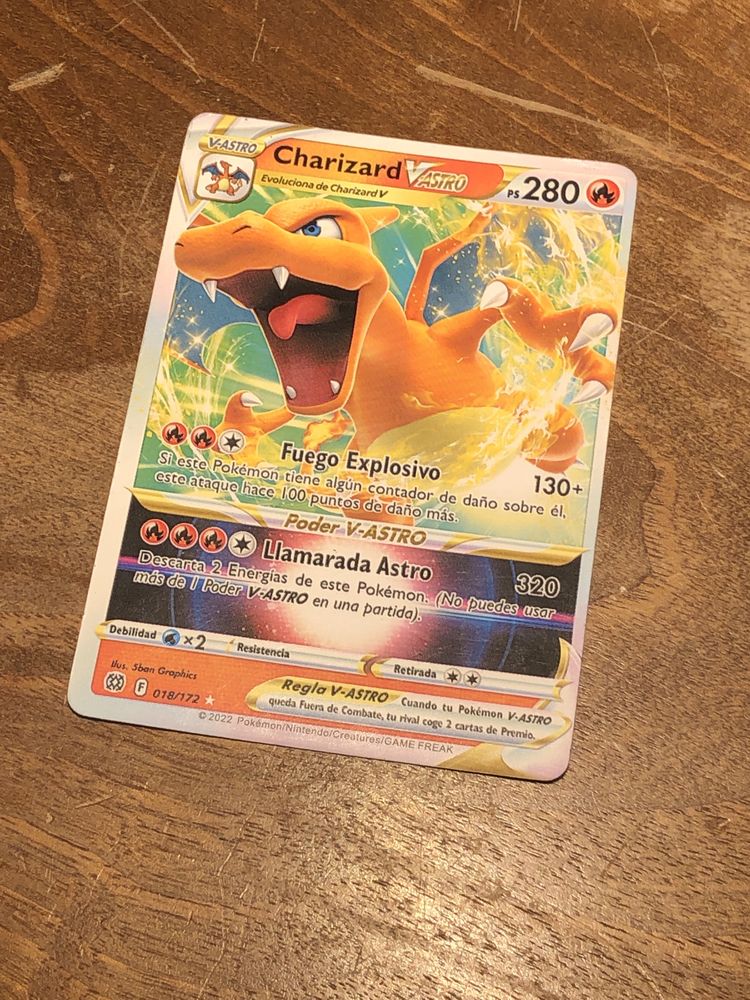 Carta charizarsd V-ASTRO pokemon