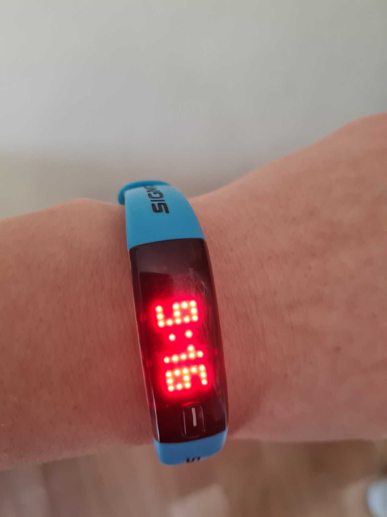 Фитнес браслет Sigma Activo