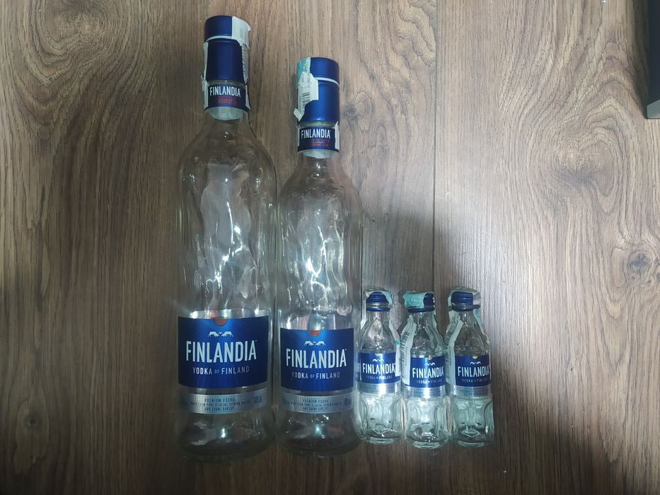 бутылки из под водки Finlandia Absolut