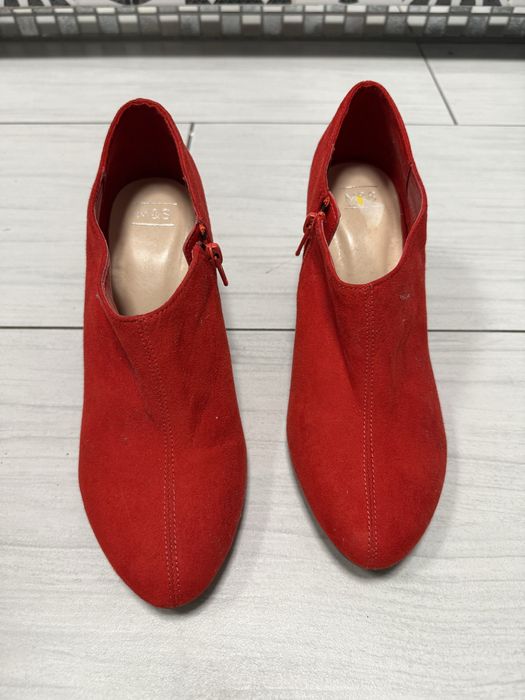 Czerwone botki M&S – rozmiar 39 – stan idealny!!