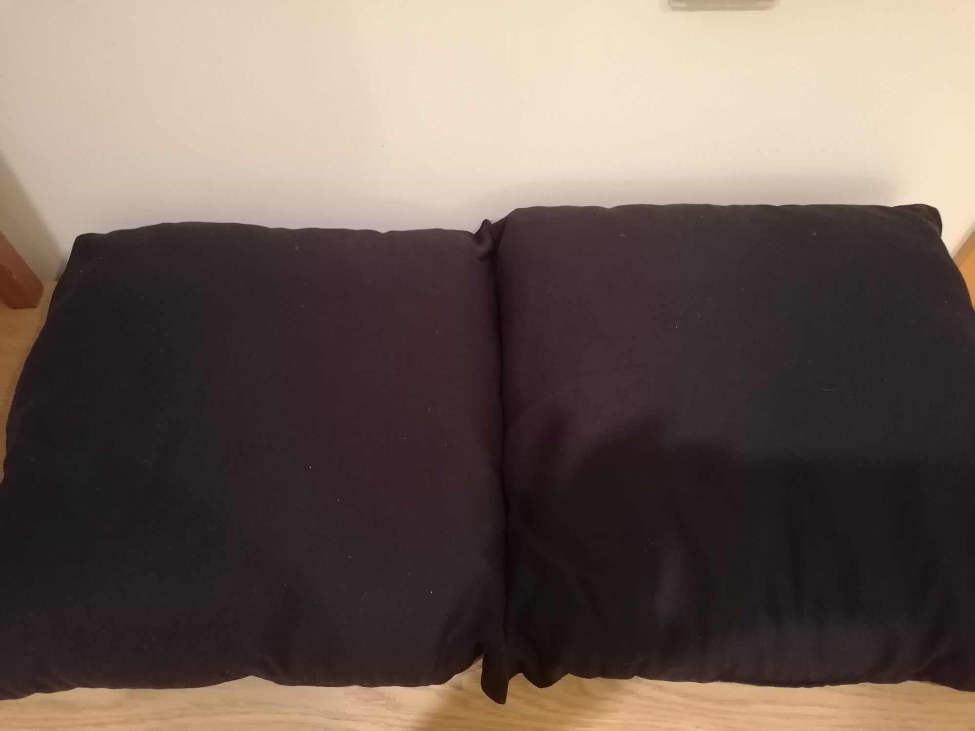 Almofadas pretas decorativas IKEA 45x45