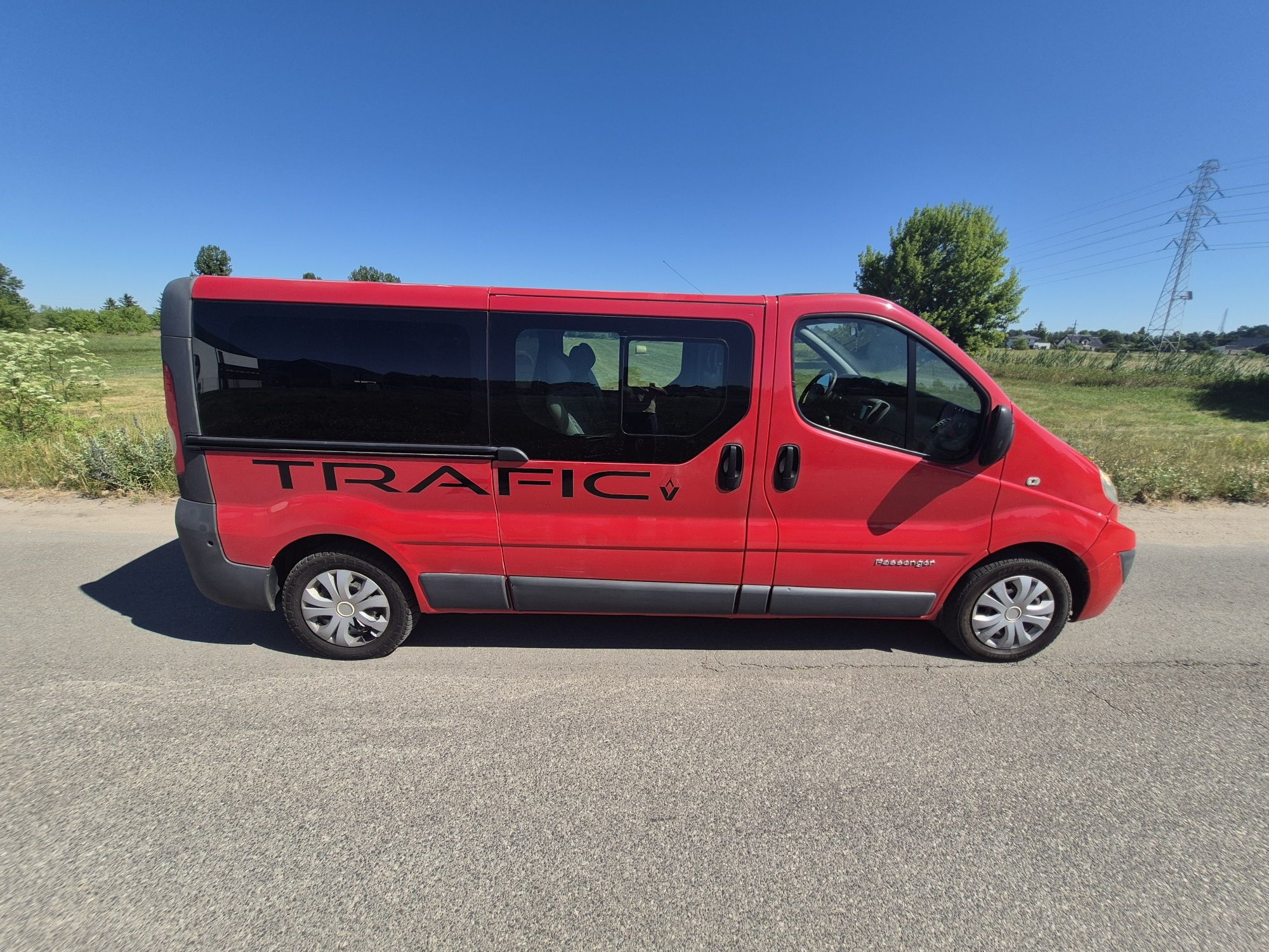 Renault Trafic Long 9os 2,0 115KM klima sprawna 9osobowy zamiana