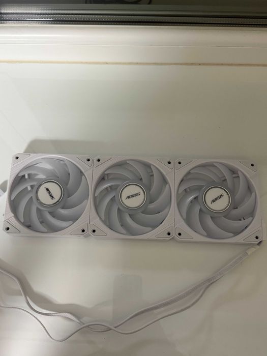 Вентилятори Gigabyte Aorus EZ Chain Fan 120 Ice 4 штуки