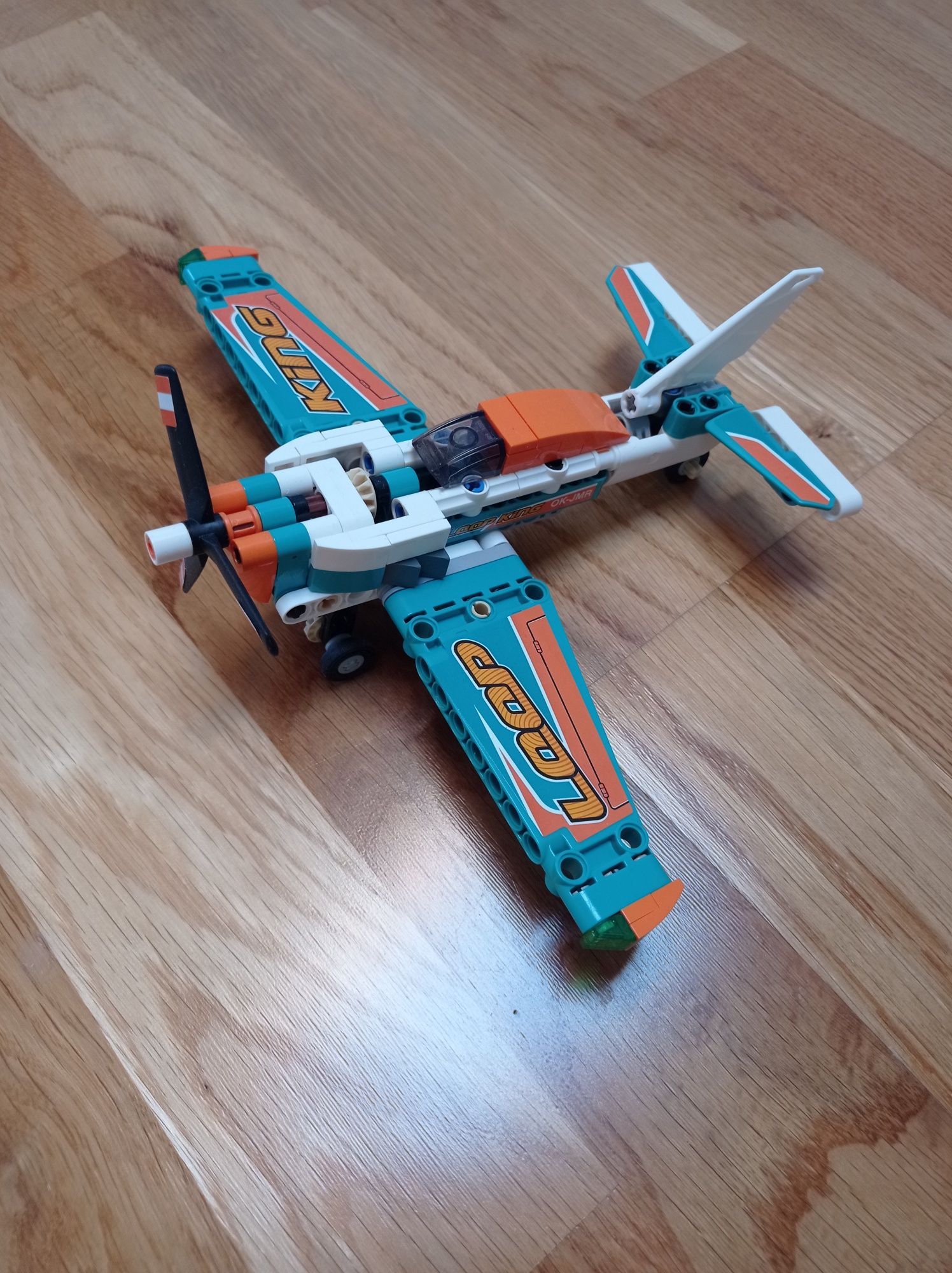 Конструктор Лего самолет